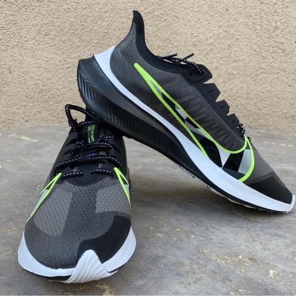 nike zoom gravity black ghost green